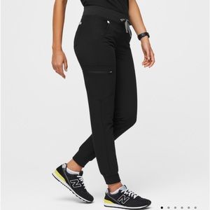 Figs Scrubs Women's Black Zamora Jogger Pants- Size Medium Tall Jogger, Black